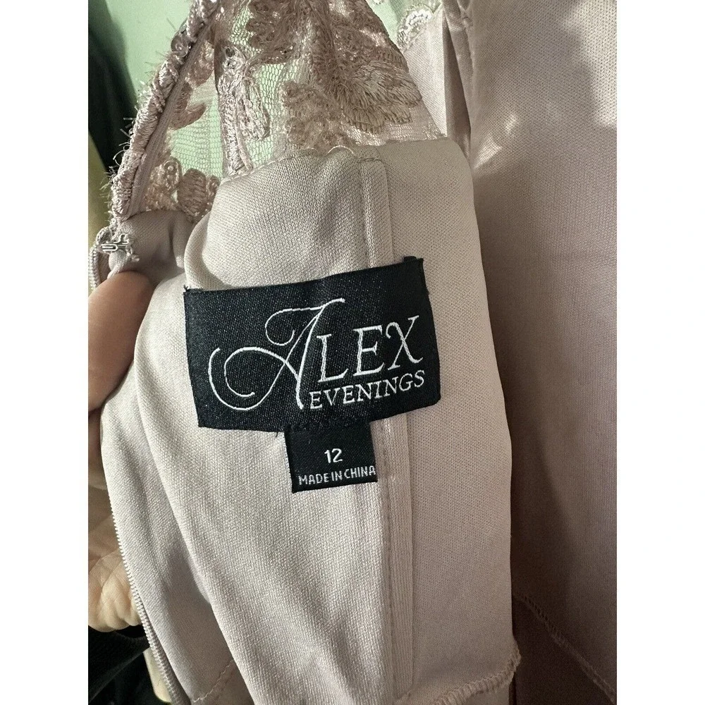 Alex Evenings Dress Gown Midi Size 12 Embroidered Formal Illusion Neckline Pink﻿ - Picture 8 of 8